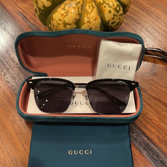 Gucci Other - GUCCI Sun Glasses. Autenticita  53-20-140